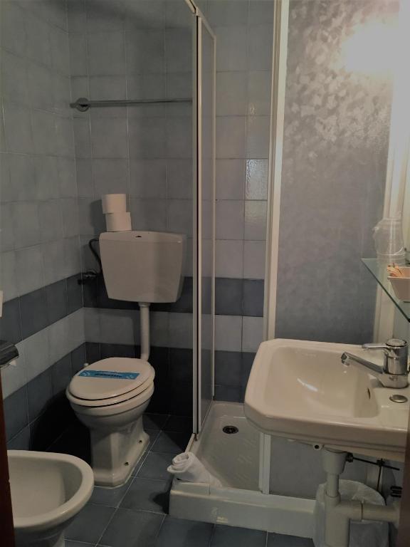 Koupelna v ubytování Hotel Scandinavia