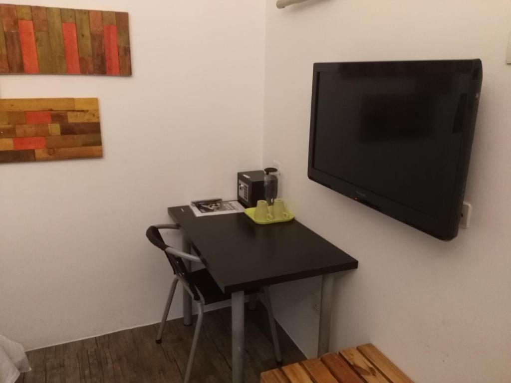 TV a/nebo společenská místnost v ubytování The Verve Hotel PJ Damansara