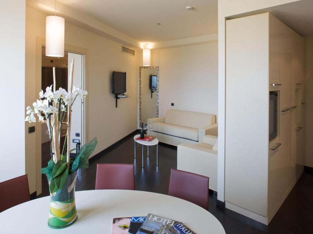 Posedenie v ubytovaní Grand Hotel Mattei