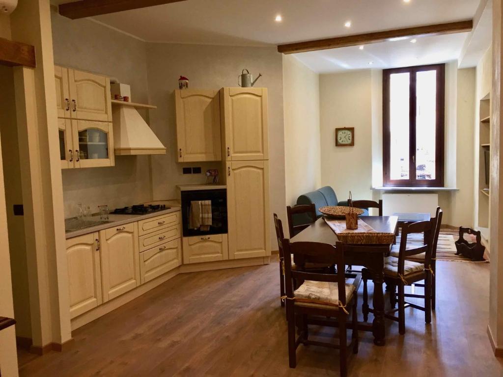 Lovely Apartments Barra di ferro centro Storico Cuneo - Apartamento De Una Habitación Con Vista