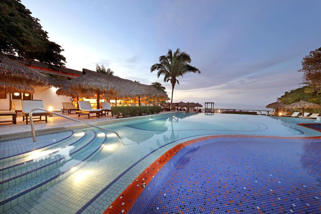 Bazén v ubytování Family Selection at Grand Palladium Vallarta Resort & Spa - All Inclusive nebo v jeho okolí