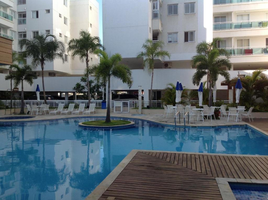 Bazén v ubytovaní Apartamento 3 Quartos em Frente à Praia do Forte alebo v jeho blízkosti