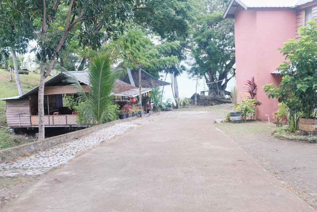 Zahrada ubytování RedDoorz Syariah at Sumur Tiga Beach Sabang Aceh