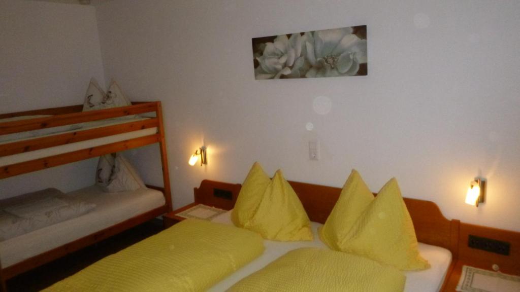 Postel nebo postele na pokoji v ubytování Pension Wildental