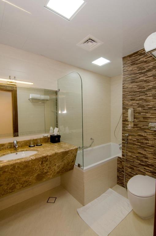 Koupelna v ubytování Al Murooj Grand Hotel