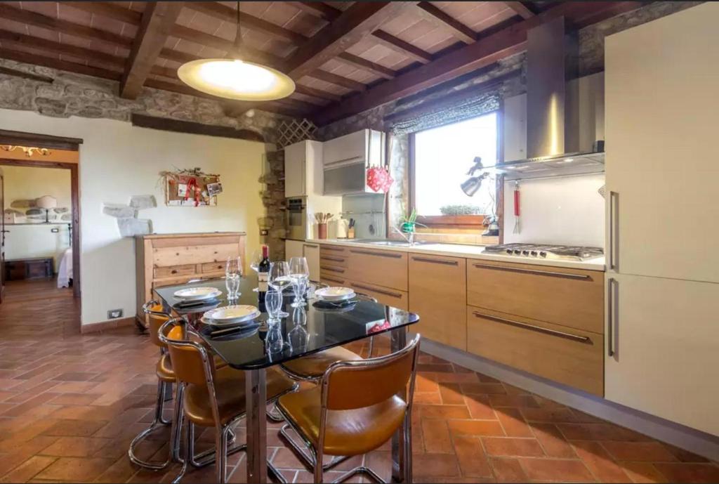 Kuchyň nebo kuchyňský kout v ubytování Casa Mazzocchi Vista su Poppi