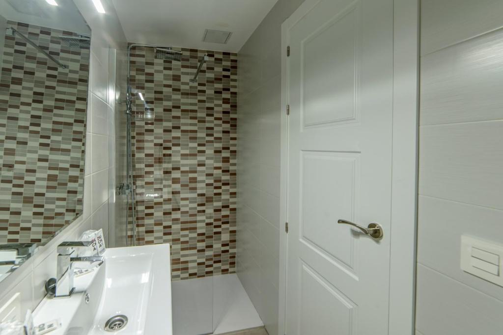 Un baño de Hostal Lar
