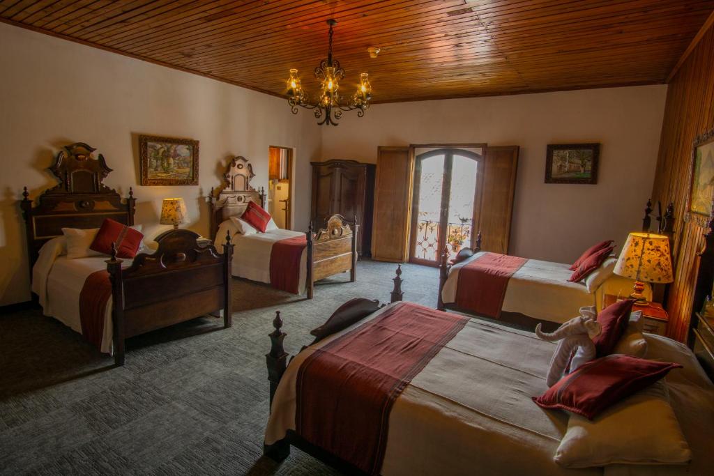 Hotel Posada de Don Rodrigo Antigua - Standard Quadruple Room