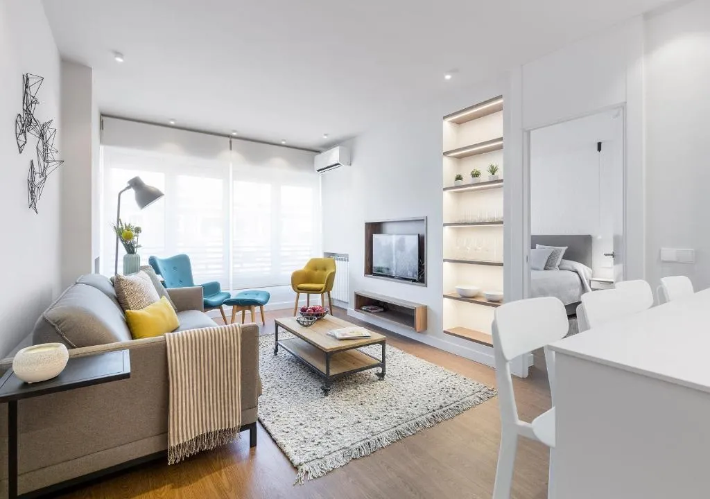 Francisco Silvela Apartment by Flatsweethome, Madrid, Spania