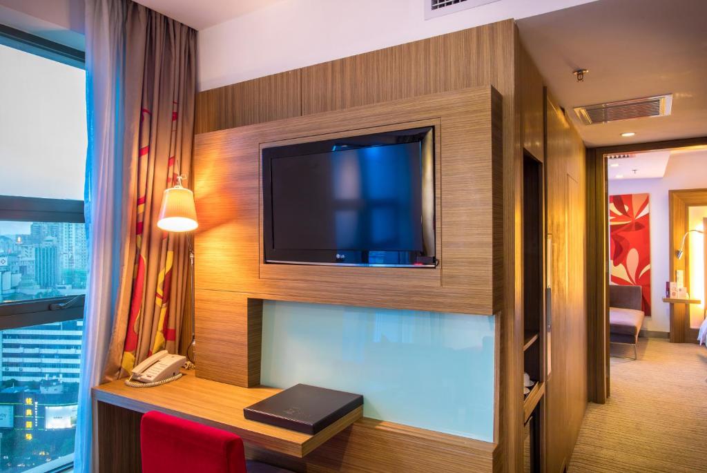 Novotel Guiyang Downtown - Junior King Suite Met Executive Lounge Access