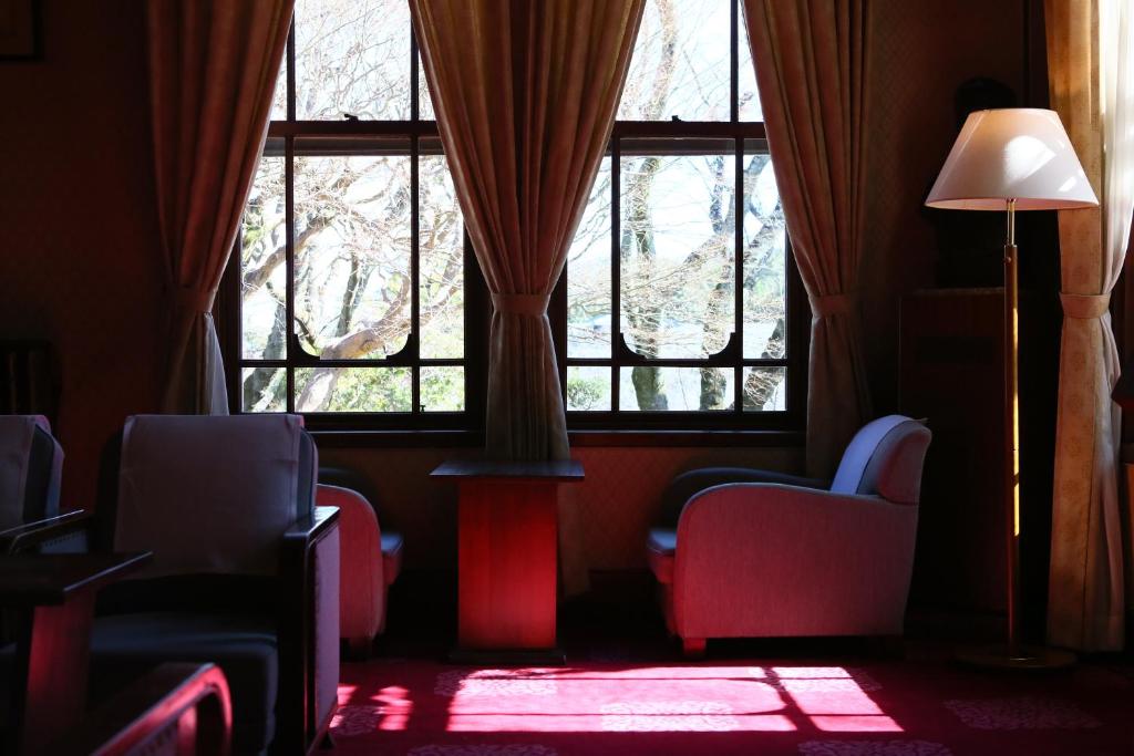 Posezení v ubytování Nara Hotel