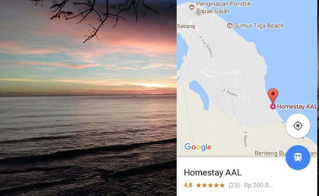 eine Karte des Strandes und ein Screenshot des Ozeans in der Unterkunft AAL Homestay in Sabang