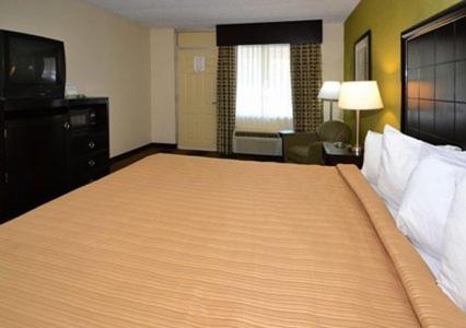 Quality Inn Greenwood Hwy 25 - King Room - Fumar