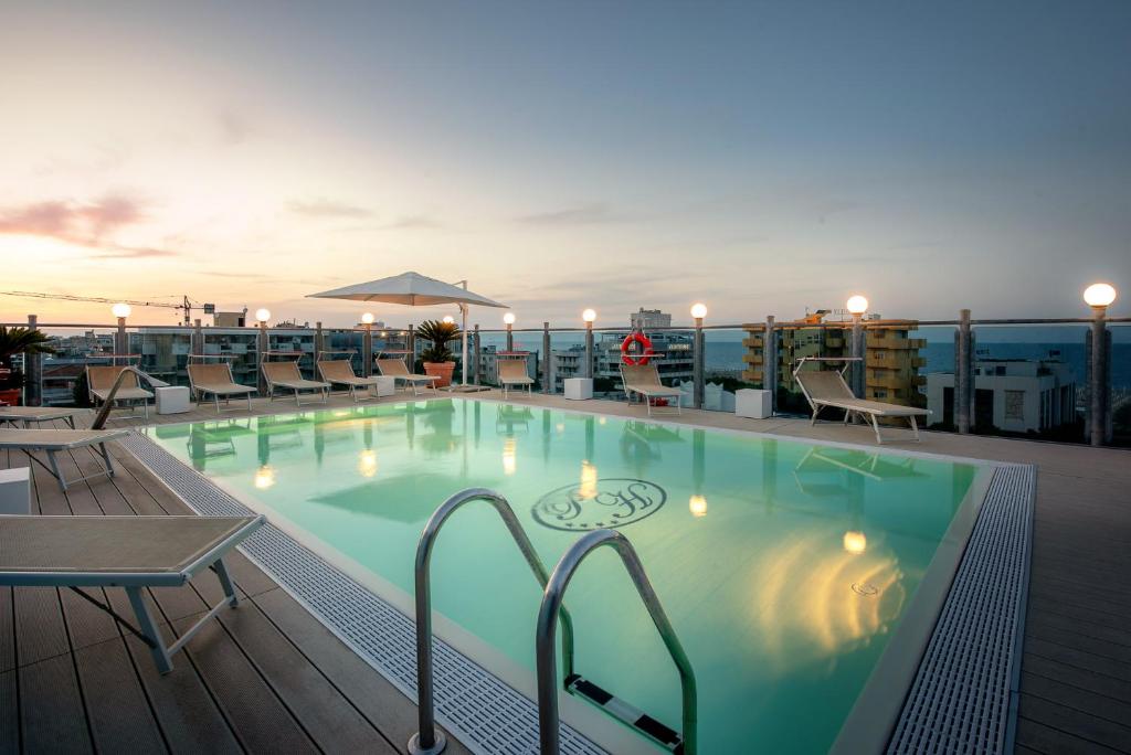 Bazén v ubytování Hotel President nebo v jeho okolí