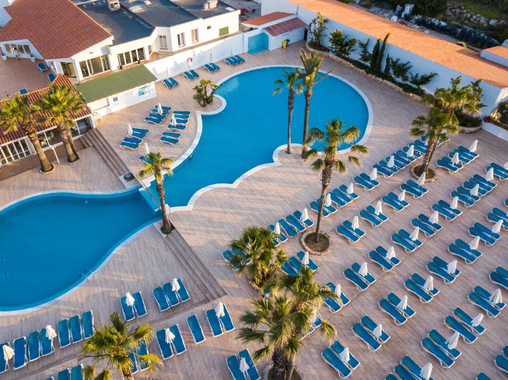 Booking.com: Marinda Garden Aparthotel , Calan Bosch, España ...