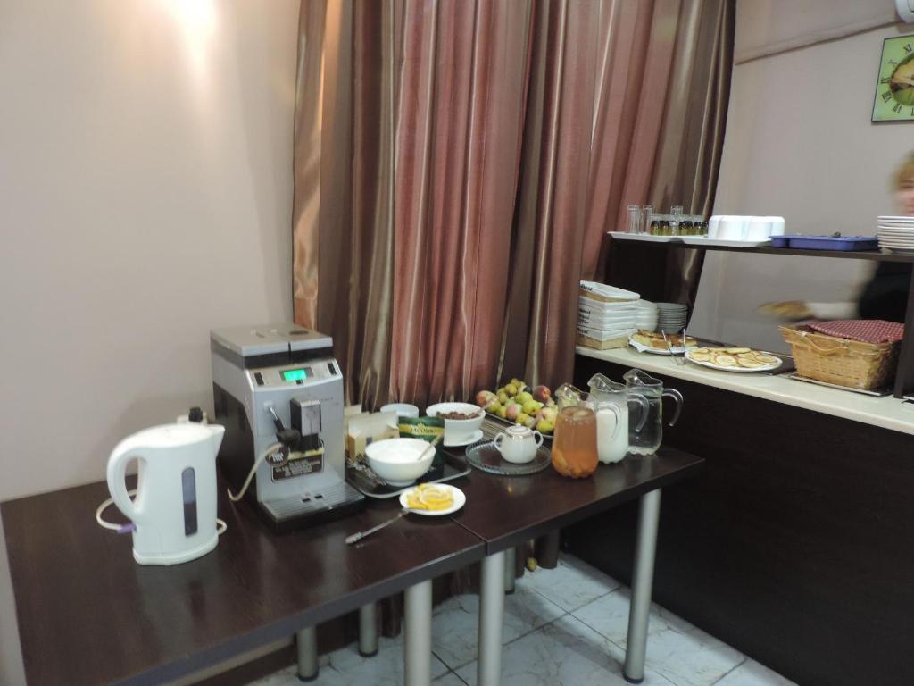 Set per la preparazione di tè e caffè presso Alma-Ata Hotel