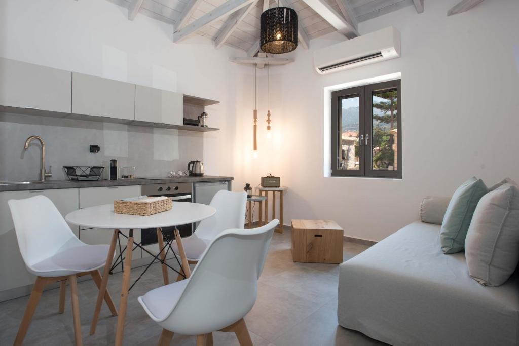 Calme Suites Mani - 1