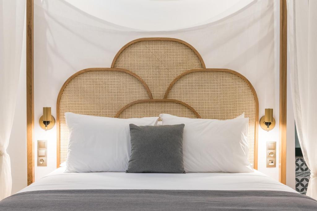 The Anthemion House - 13