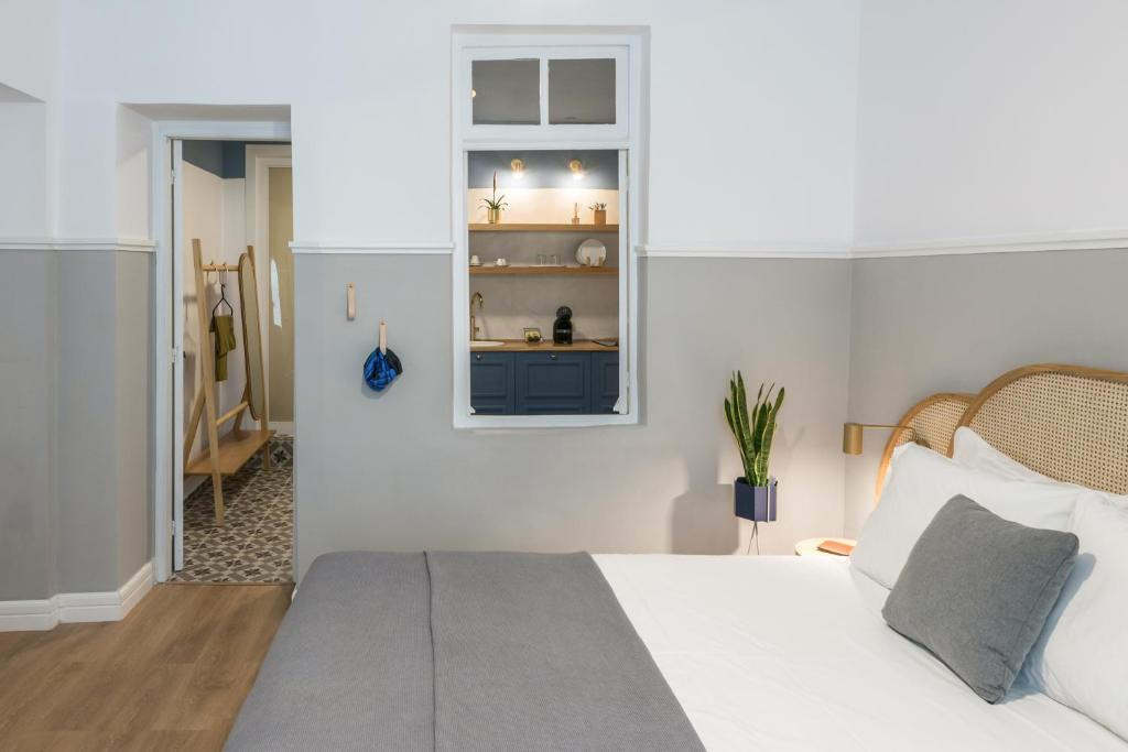 The Anthemion House - 19