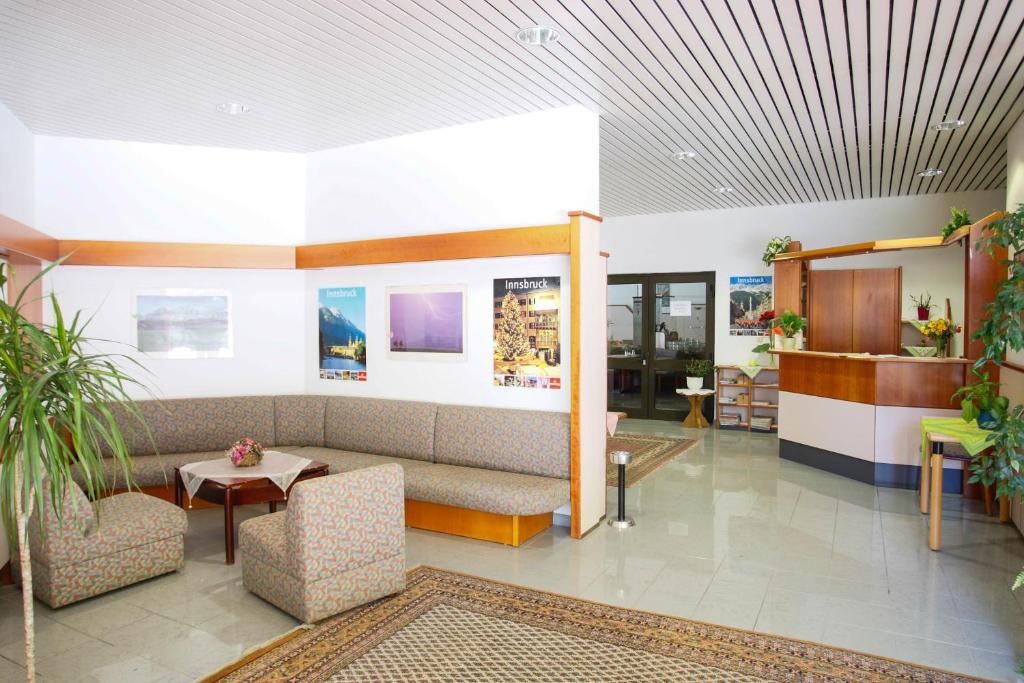 Posezení v ubytování Sommerhotel Karwendel