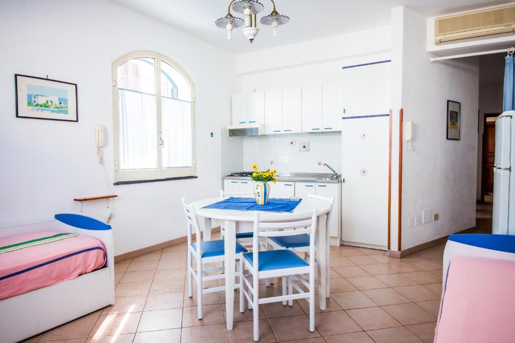 Kuchyň nebo kuchyňský kout v ubytování Mistral Residence