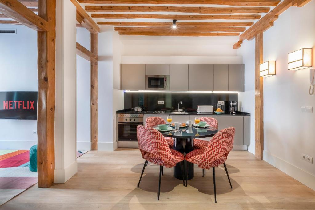 Slow Suites Chueca - Deluxe 2 Bedroom Apartment
