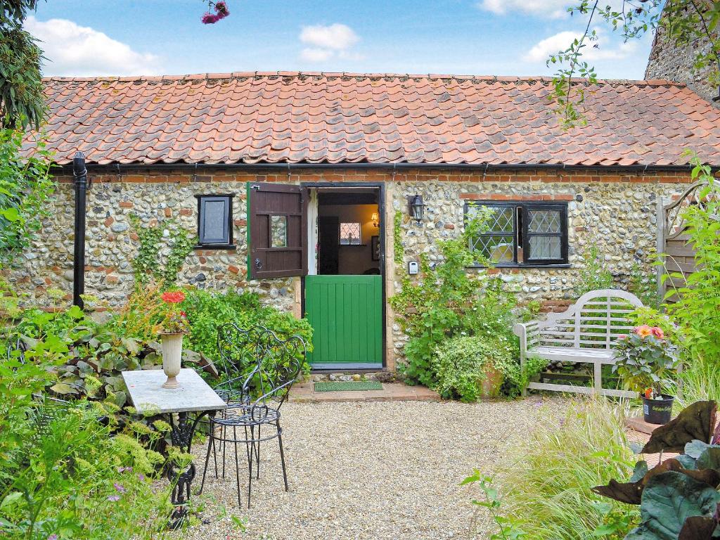 The building where the vacation home is located 