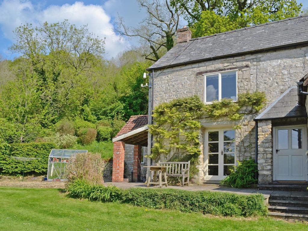 The building where the vacation home is located 