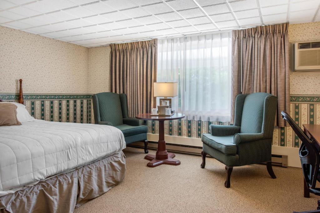 Coachman Inn - King Room - Disability Access