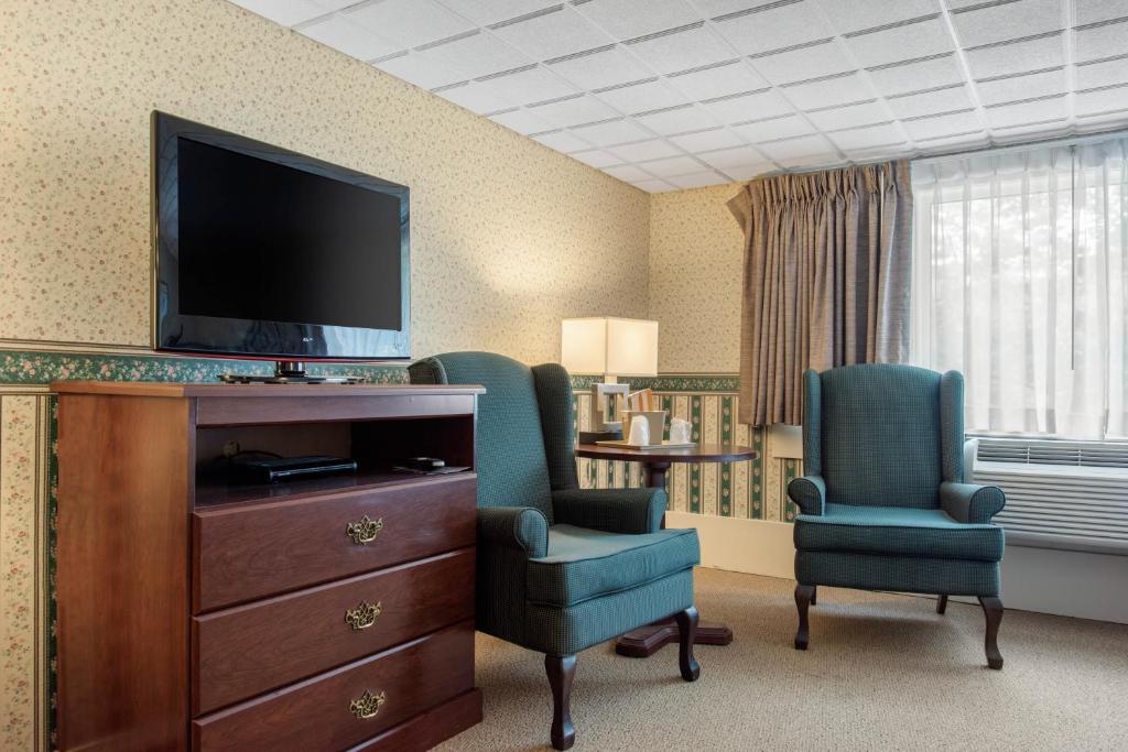 Coachman Inn - Basic Double Room