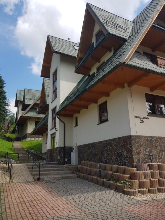Budova, v ktorej sa apartmán nachádza