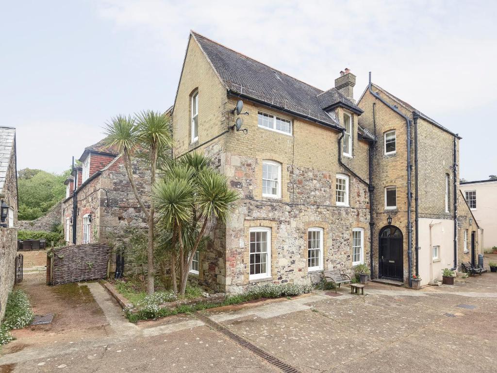 The building where the vacation home is located 