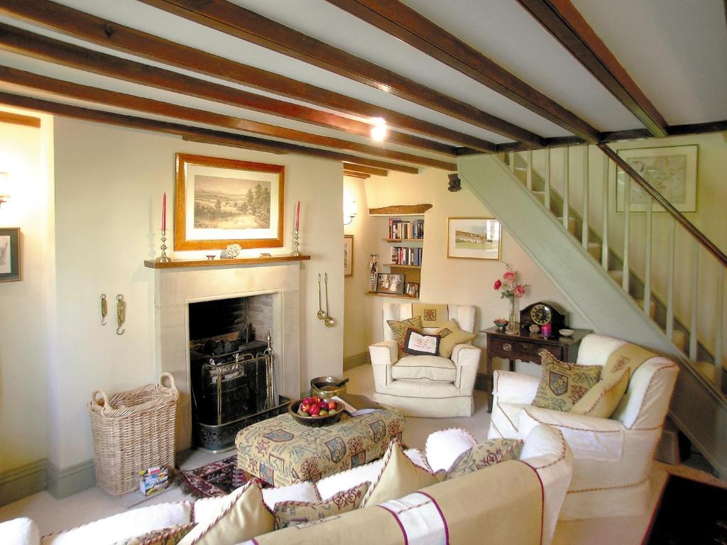 A seating area at Camomile Cottage 