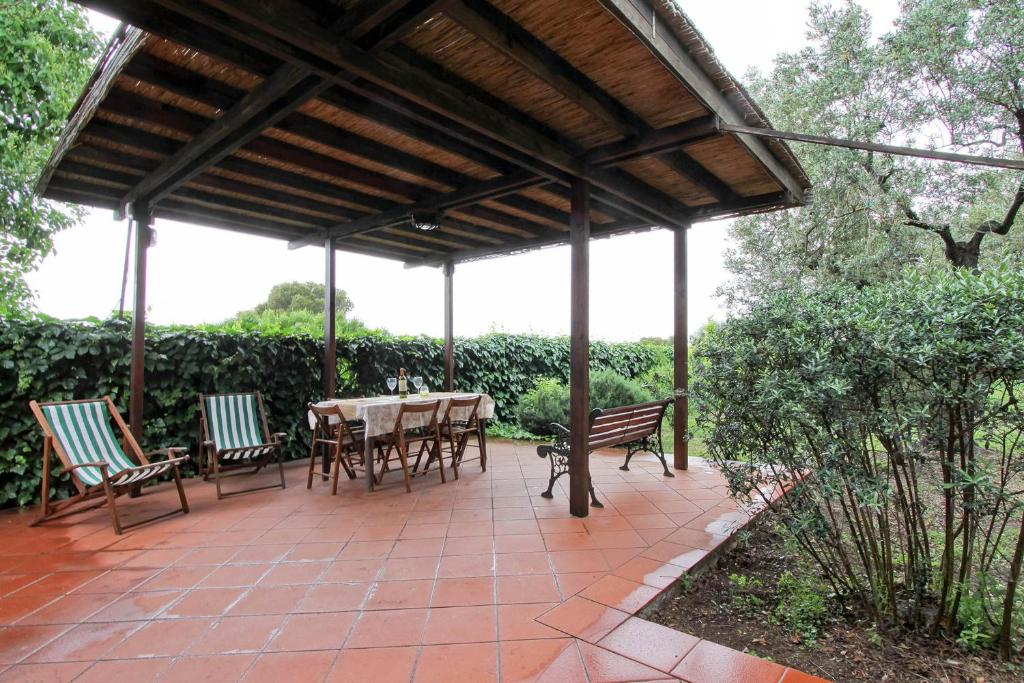 Ogród w obiekcie Il Cottage di Villa Sveva, splendida vista mare