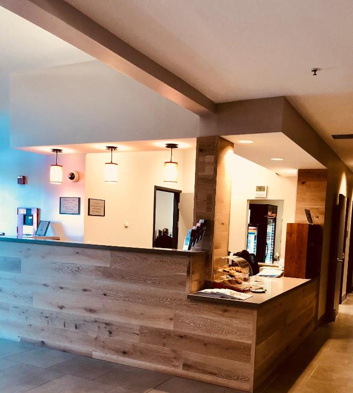 Country Inn & Suites by Radisson, San Jose International Airport, CA photo