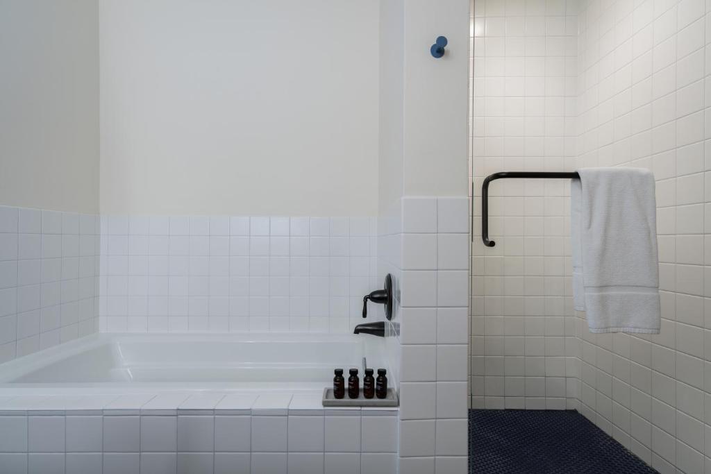 Hu Hotel Memphis photo