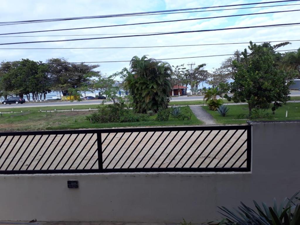  Ubatuba Maranduba apartamento frente praia