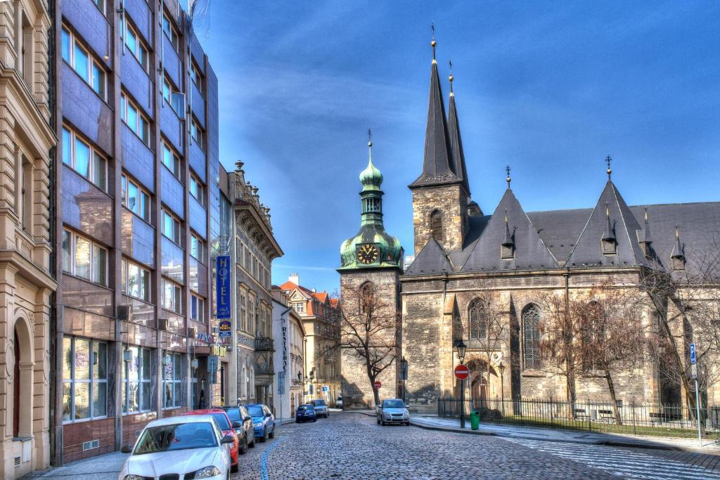 Luxury Family Hotel Bílá Labut - Resim 5