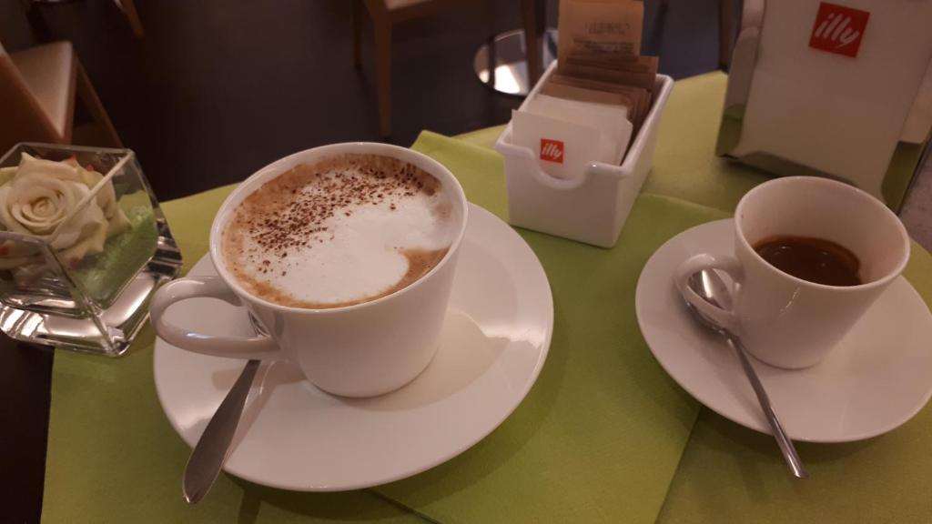 Příslušenství pro přípravu čaje a kávy v ubytování Hotel Cluentum