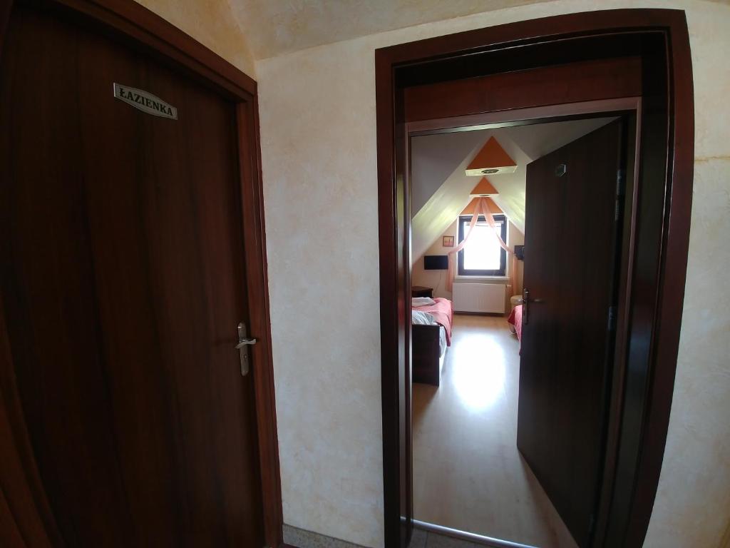 Pensjonat Willa Szarotka - Double Room With Private External Bathroom