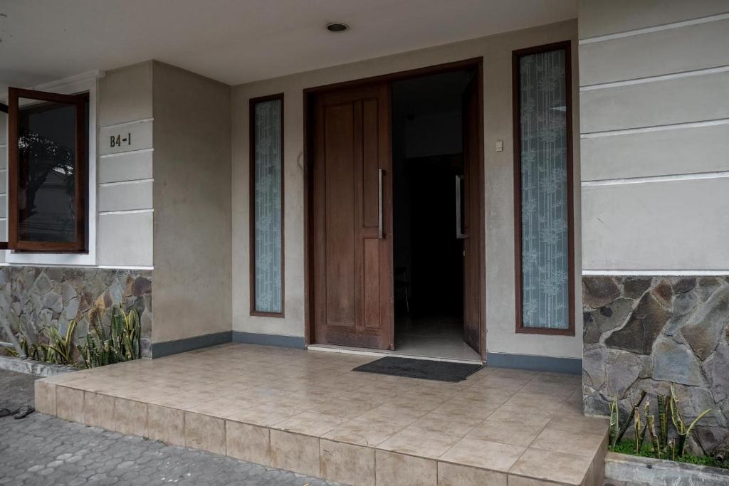 Reddoorz Near Supermall Karawaci 2 Tangerang Updated 2021 Prices