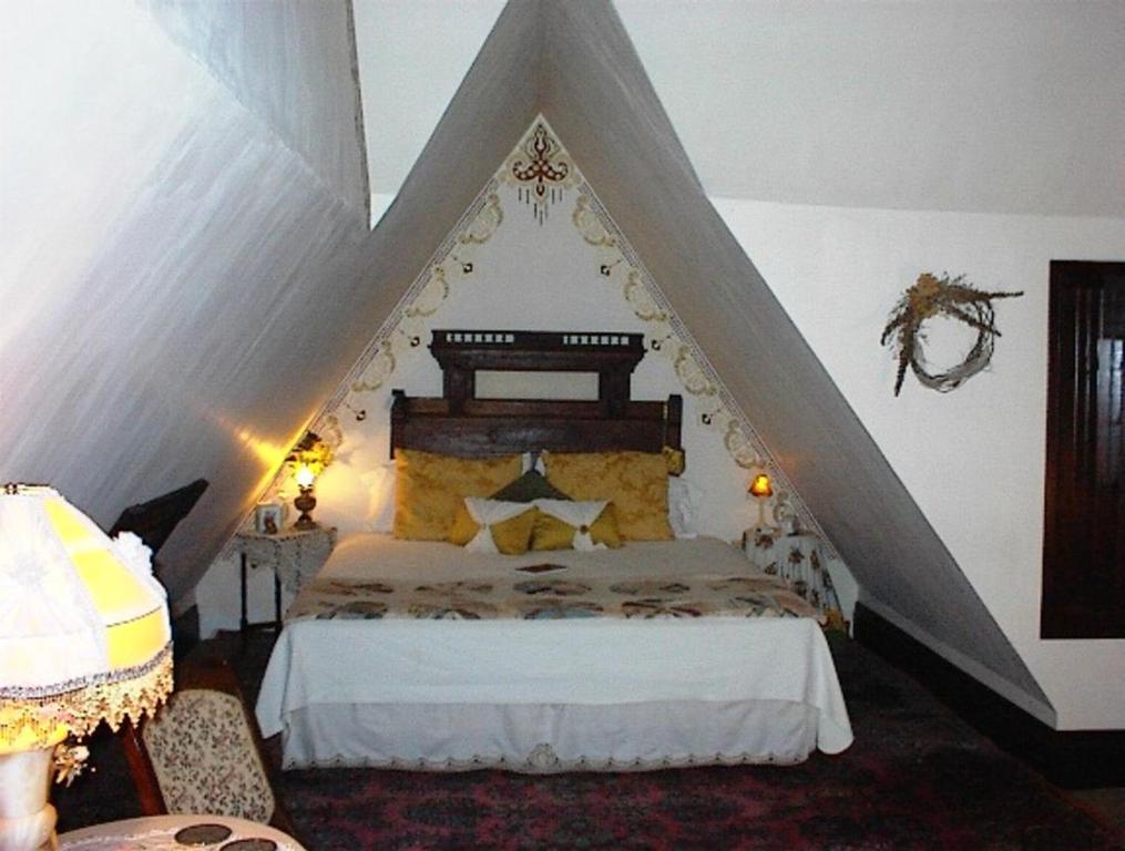 Postel nebo postele na pokoji v ubytování Carleton House Bed and Breakfast