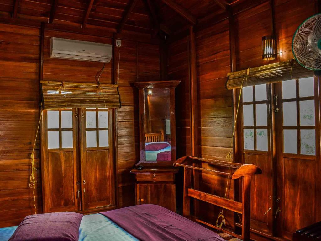 Lake Villa Resort - 3