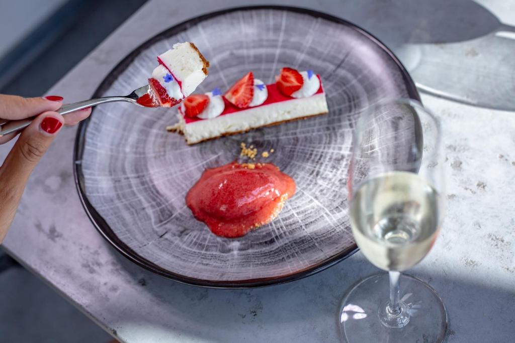 Dancing House - Tancící dum hotel - Resim 45