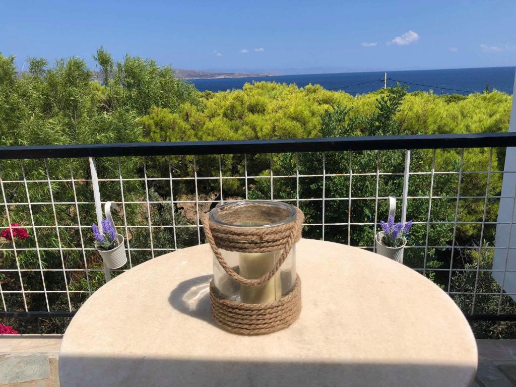 Balkón nebo terasa v ubytování Sea-view maisonette at Sounio