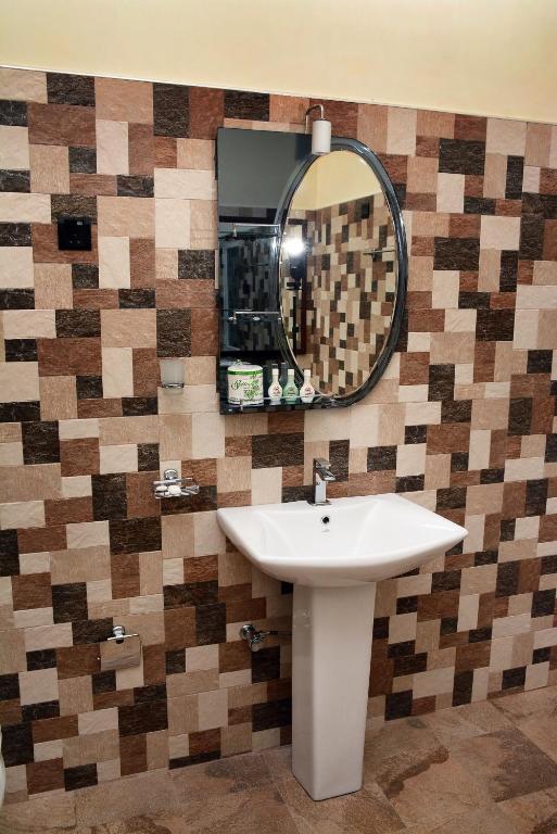 Sea View Tourist Inn - 7