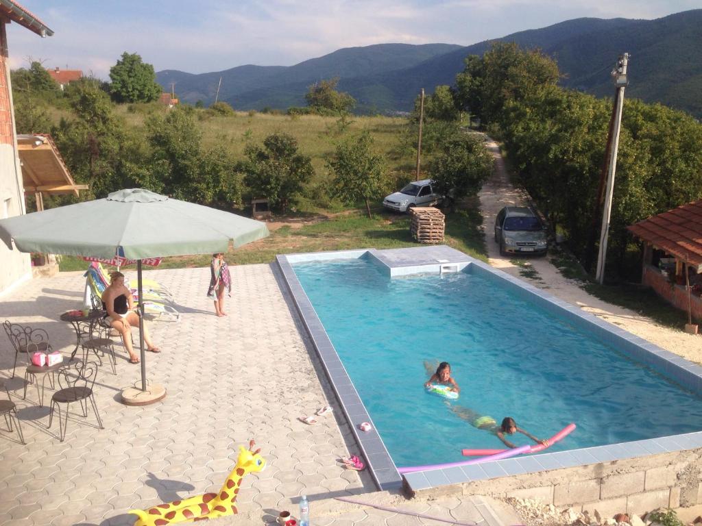 Bazen v nastanitvi oz. blizu nastanitve Smeštaj "Lapčević"