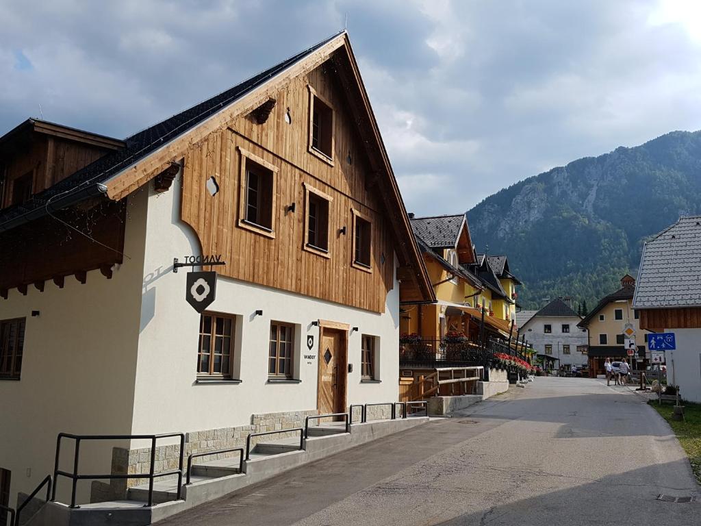 Nespecifikovaný výhled na hory nebo výhled na hory při pohledu z hotelu