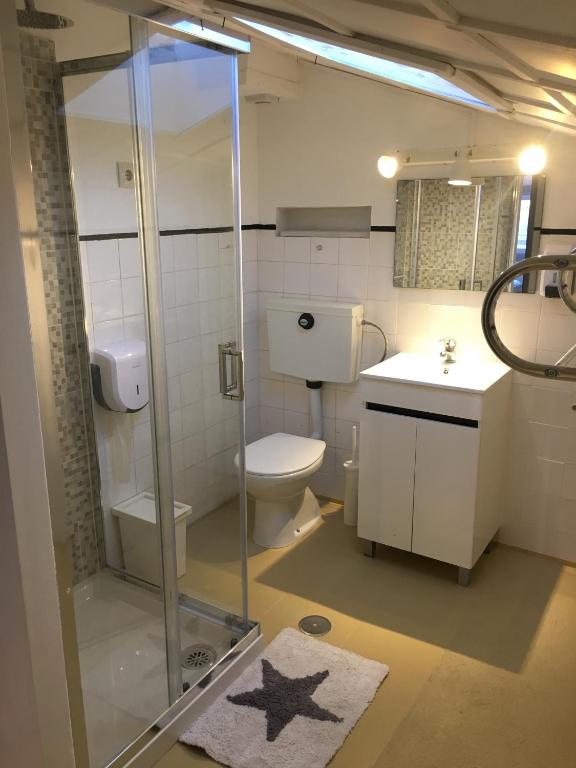 Koupelna v ubytování Eskama guest house