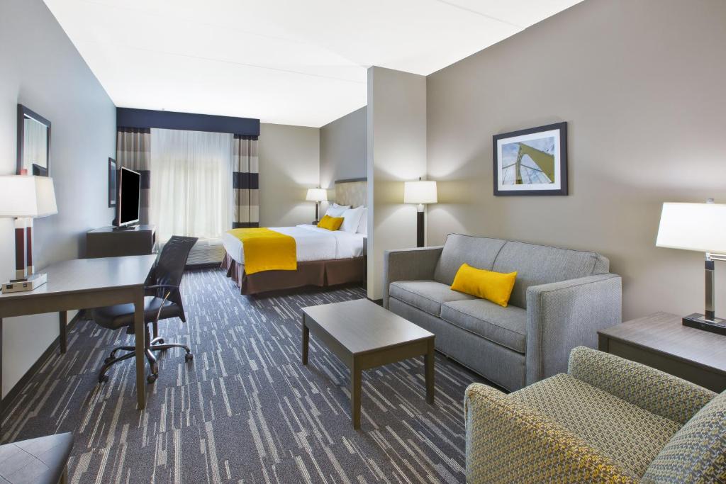 Best Western Plus Cranberry-Pittsburgh North photo